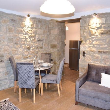 Elen'S Suites Pramanta Esterno foto