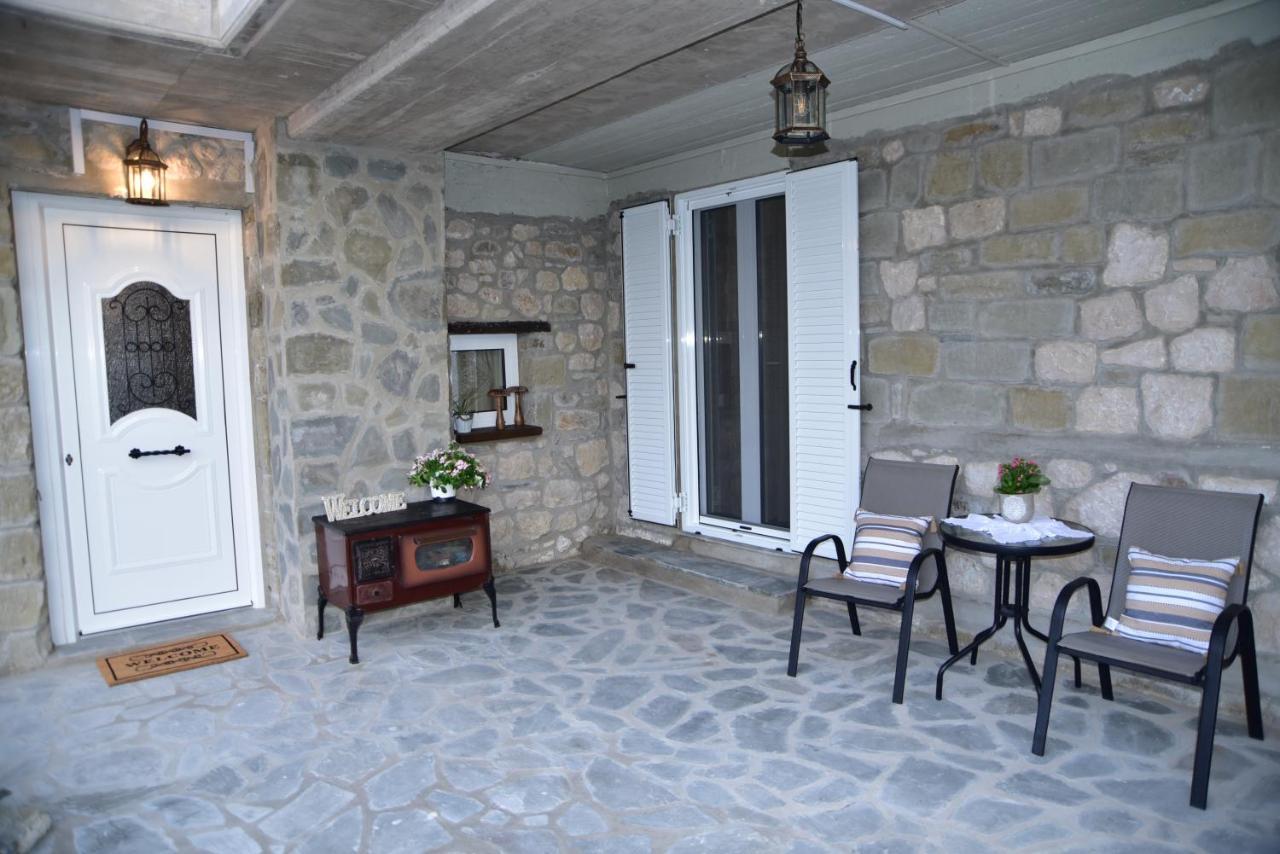 Elen'S Suites Pramanta Esterno foto