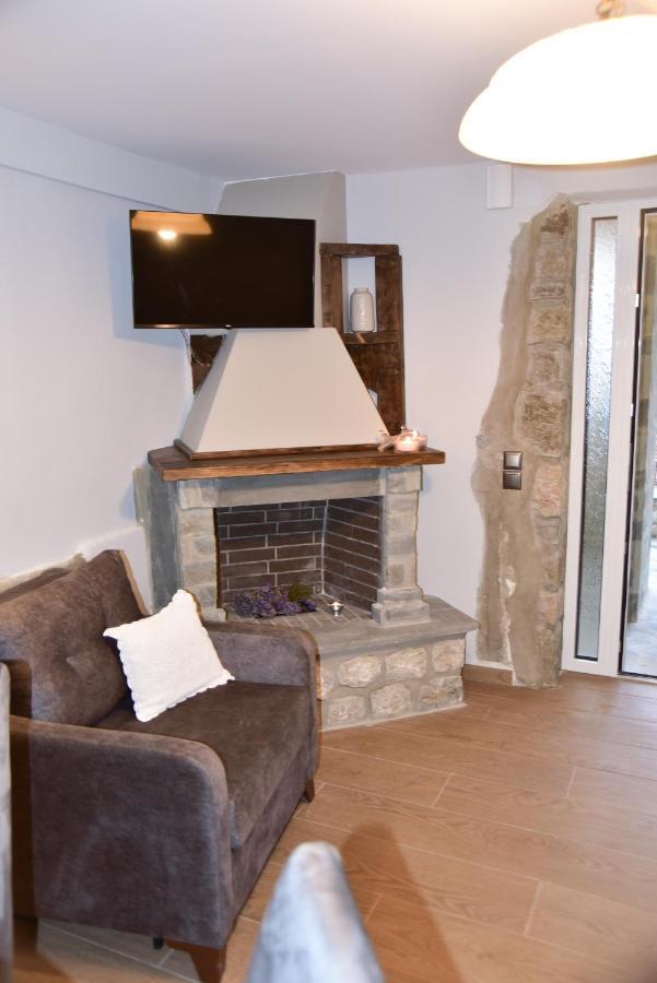 Elen'S Suites Pramanta Esterno foto