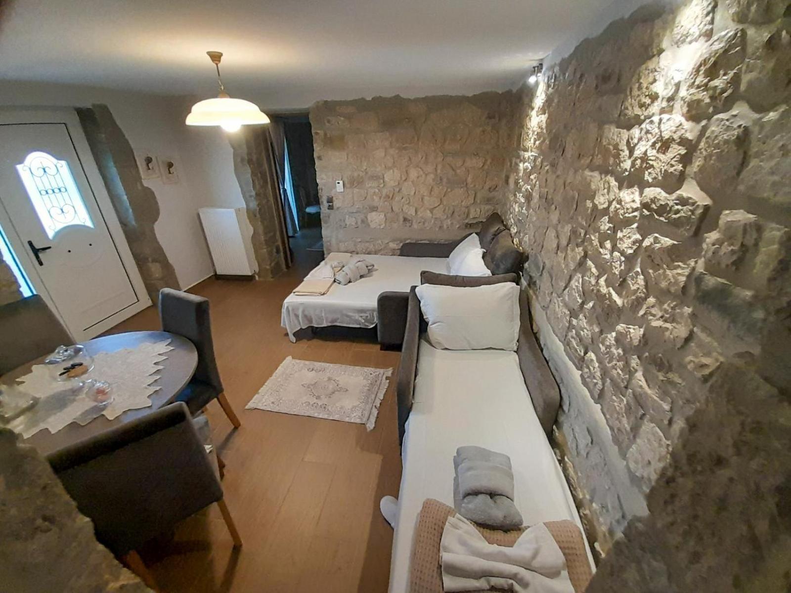Elen'S Suites Pramanta Esterno foto
